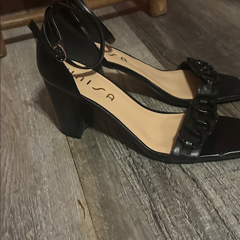 Unisa Black Heeled Sandals